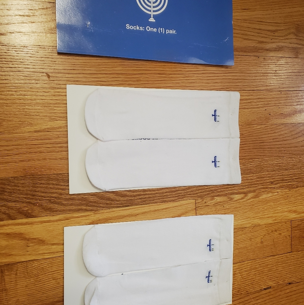 2015 Cards Against Humanity Eight Sensible Gifts f